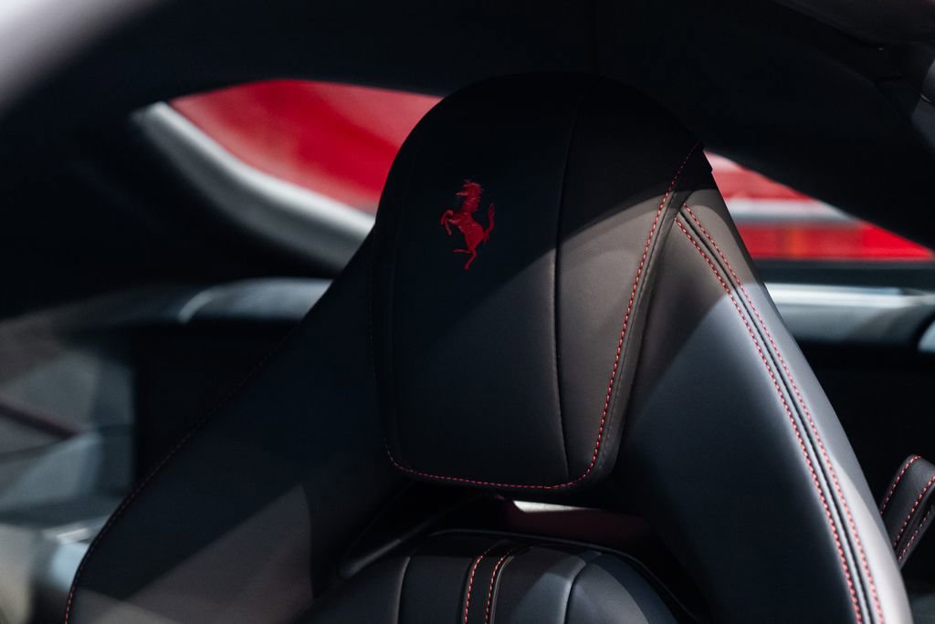 Used 2020 Ferrari 812 Superfast RWD image 6