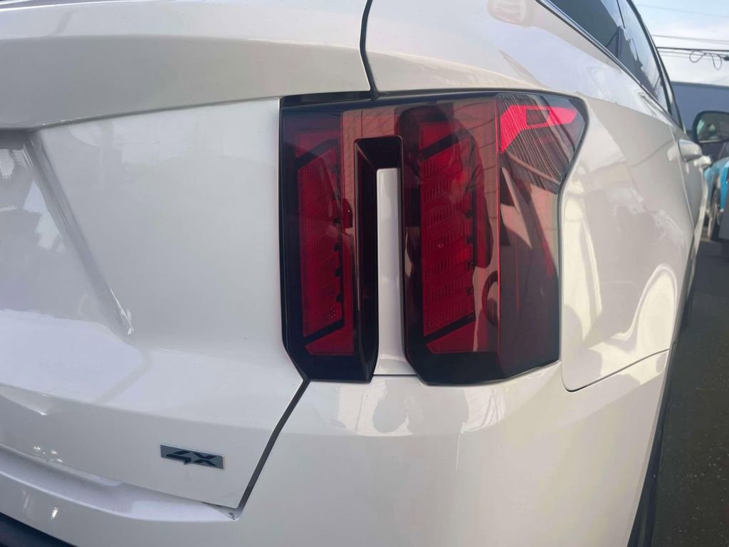 Used 2025 Kia Sorento S w/ Panoramic Sunroof Package image 9