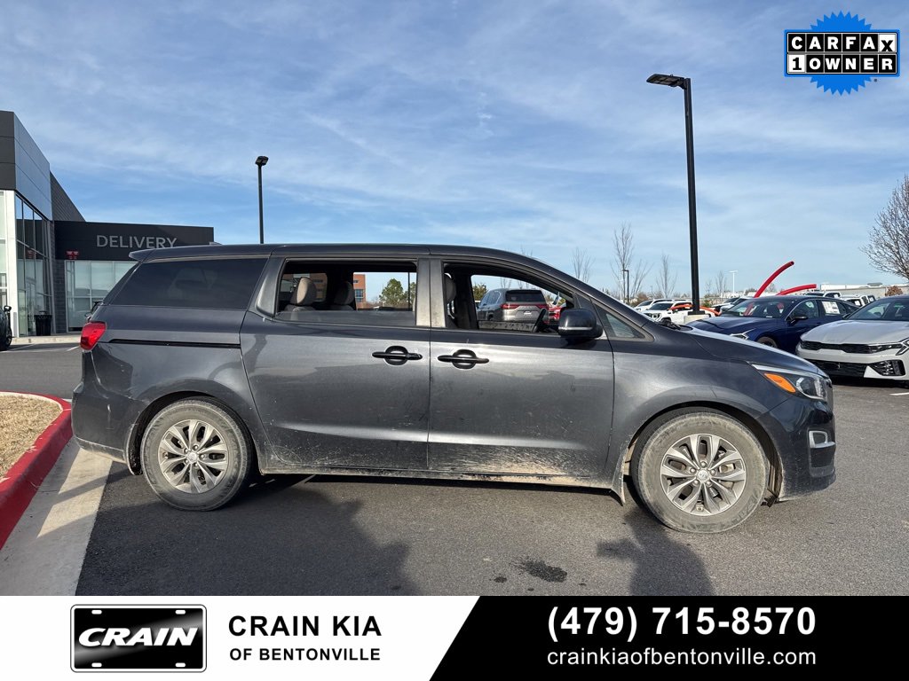 Used 2019 Kia Sedona LX image 3