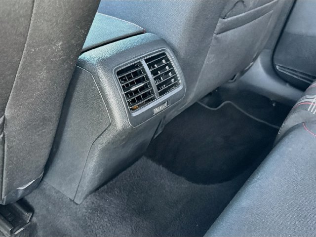 Used 2020 Volkswagen Golf 4-Door FWD image 30