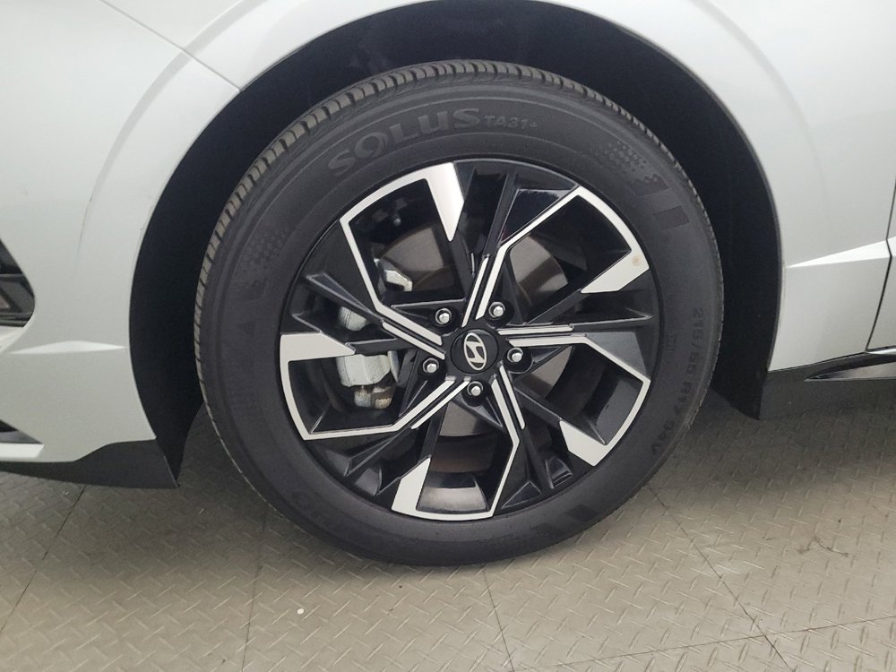 Used 2025 Hyundai Sonata SEL FWD image 31