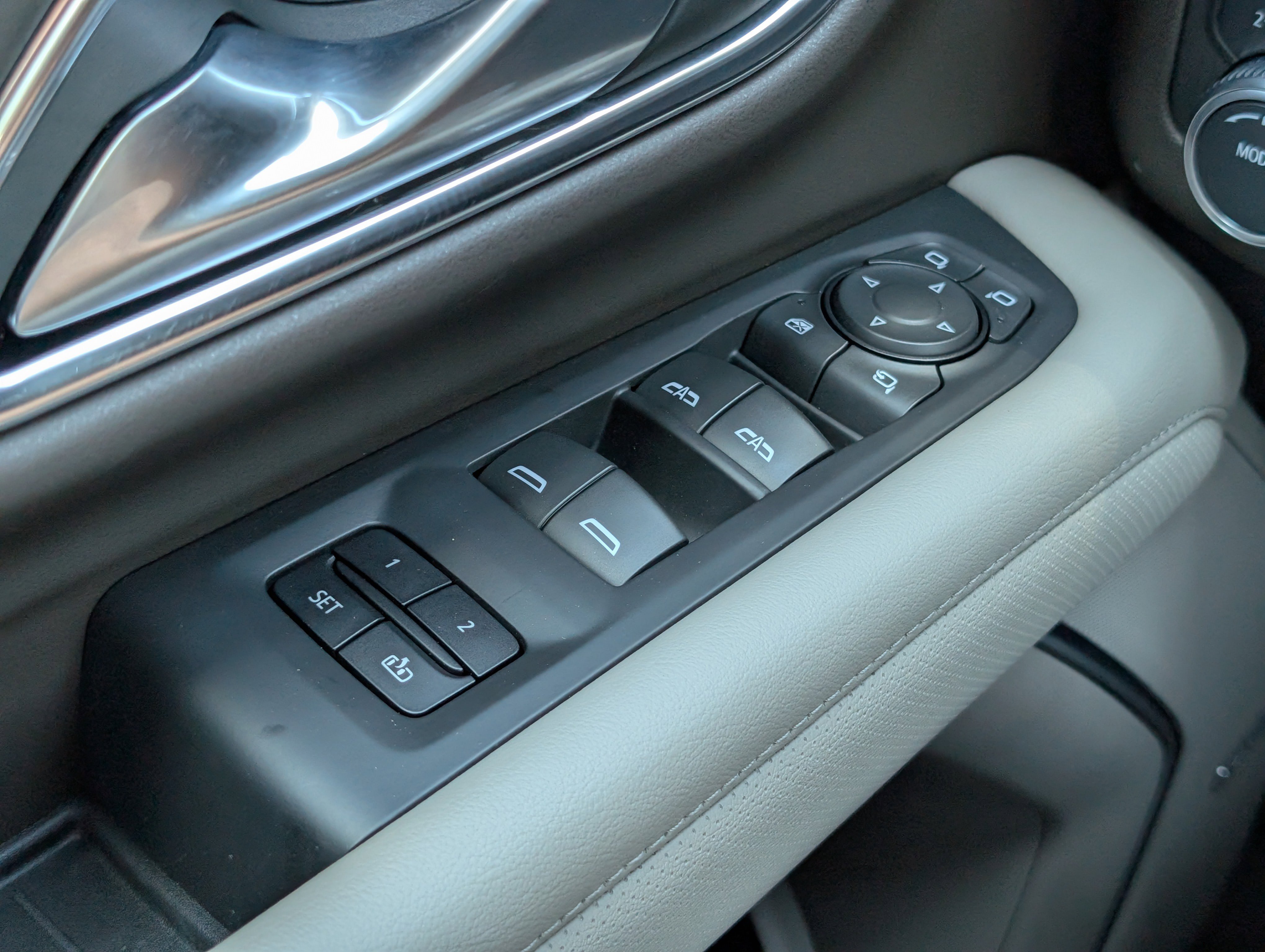 Used 2021 GMC Yukon XL SLT w/ SLT Premium Package image 28