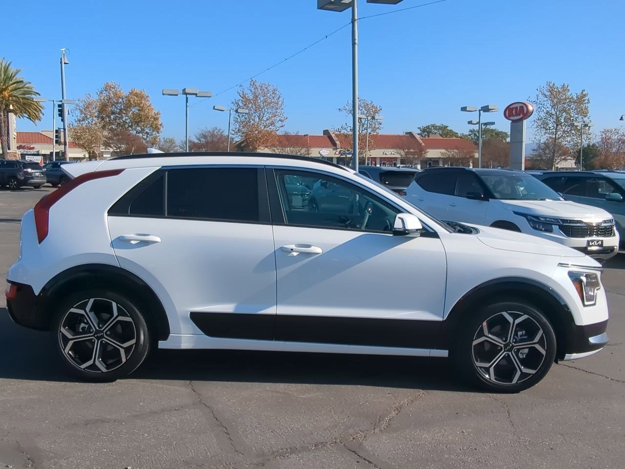 New 2025 Kia Niro EX Touring image 5