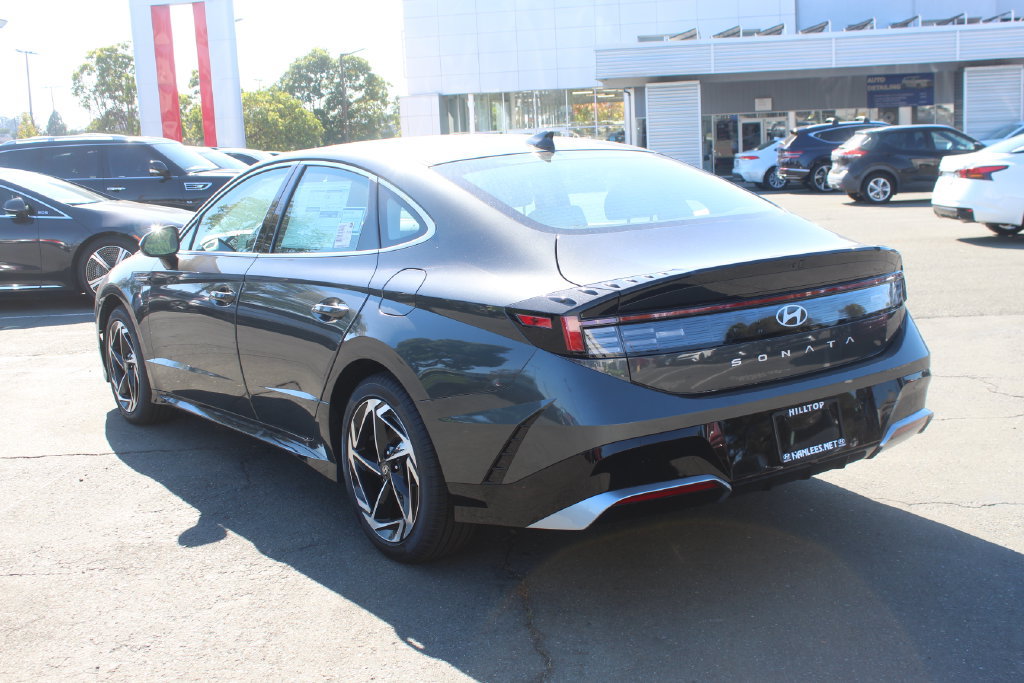 New 2026 Hyundai Sonata SEL FWD image 9