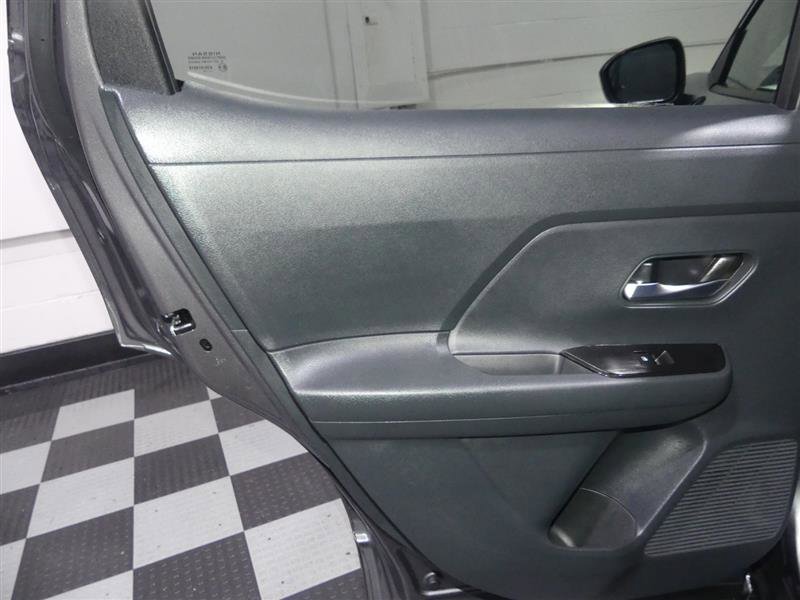 Used 2025 Nissan Kicks SV image 25