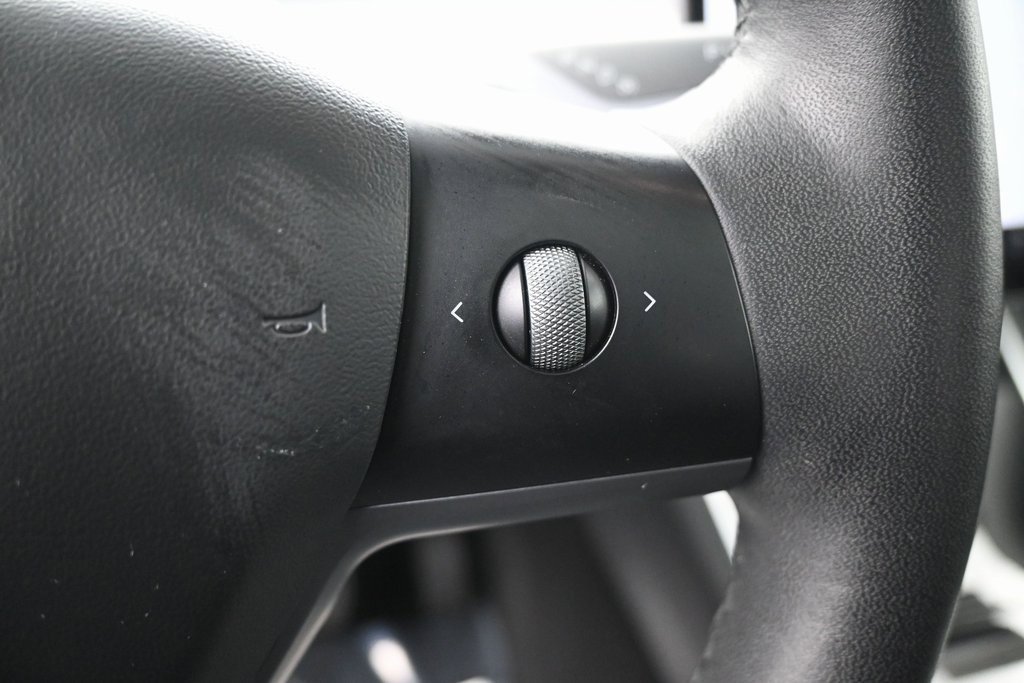 Used 2021 Tesla Model Y Long Range image 22