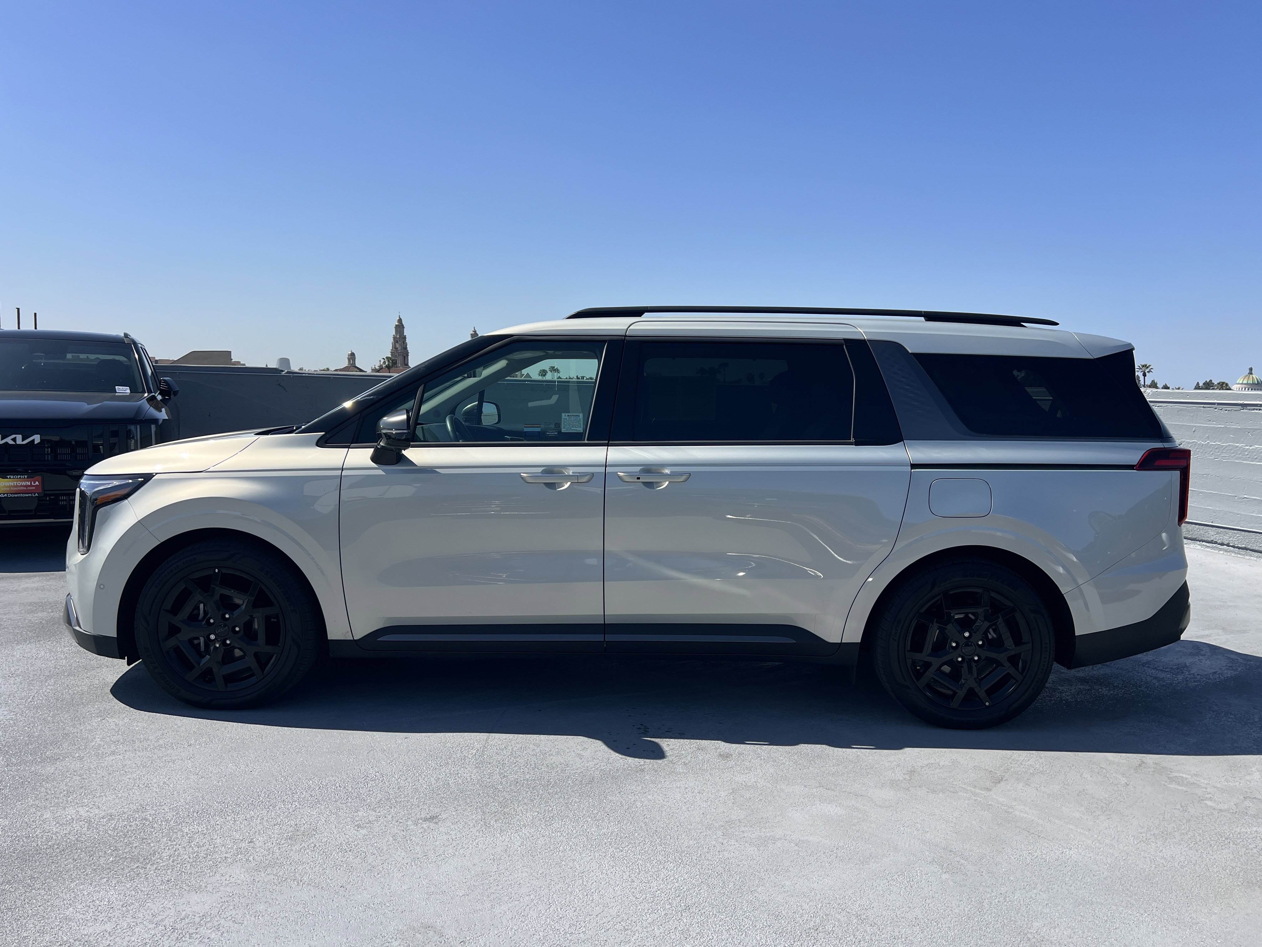 Certified 2026 Kia Carnival SX Prestige image 3