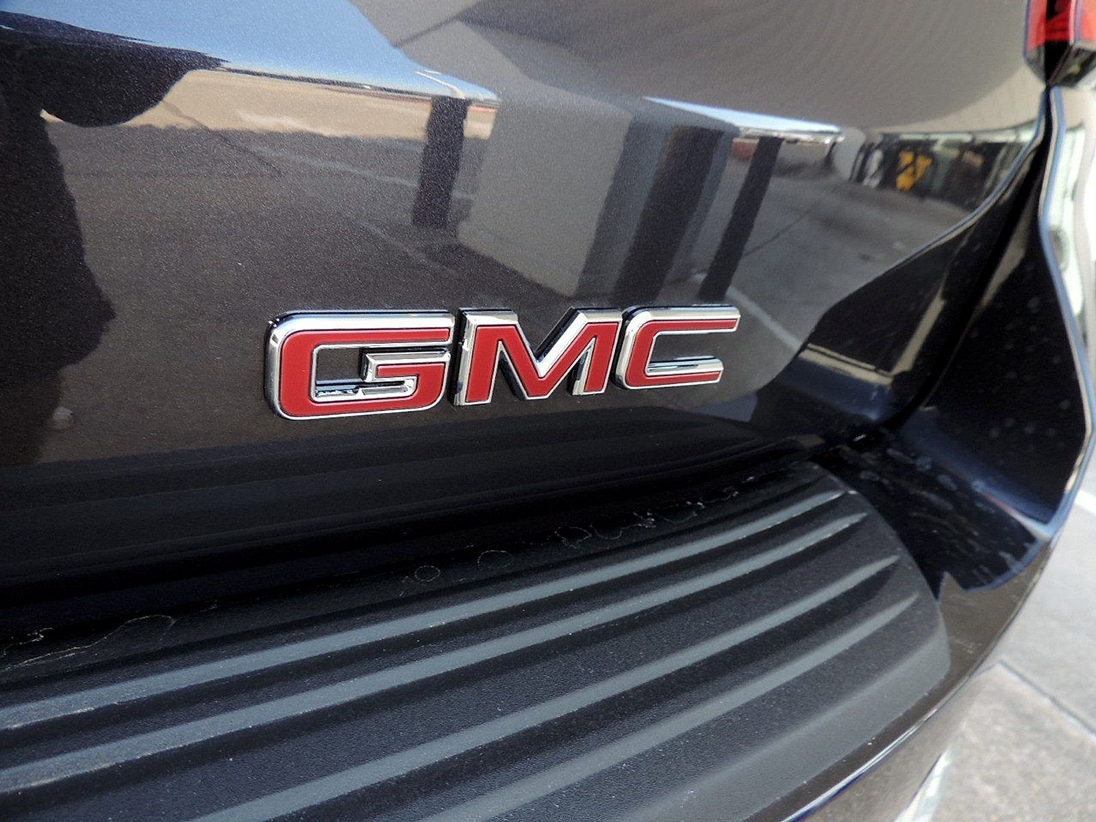 New 2026 GMC Yukon XL Denali w/ Sun & Power Step Package AWD/4WD image 14