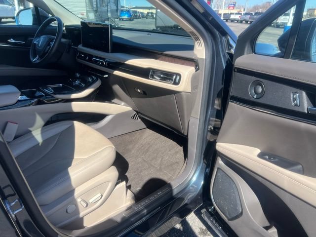 Used 2022 Lincoln Nautilus Reserve w/ Equipment Group 201A AWD/4WD image 19