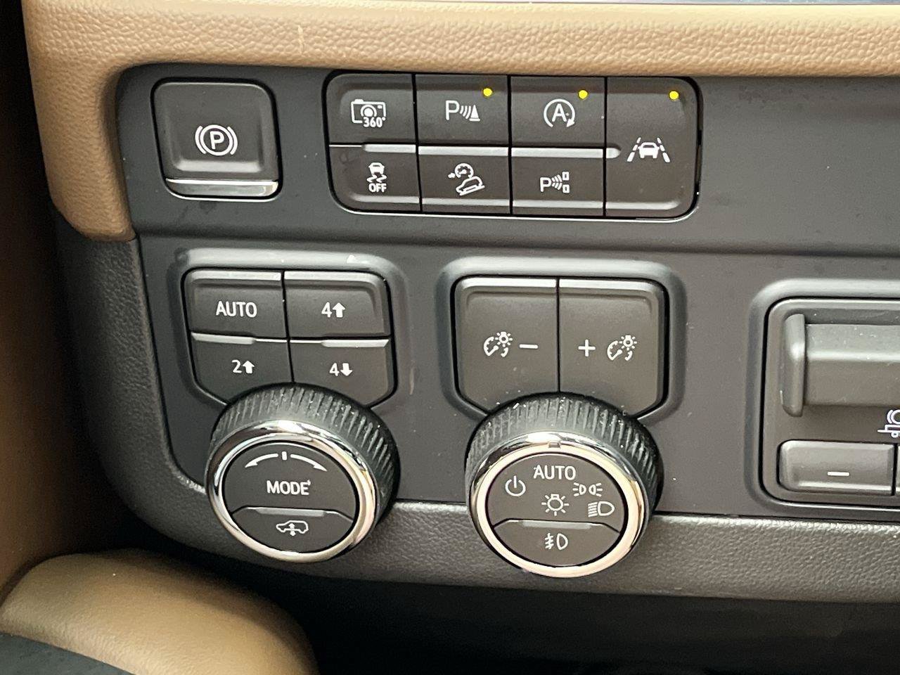 Certified 2026 Chevrolet Tahoe High Country AWD/4WD image 19
