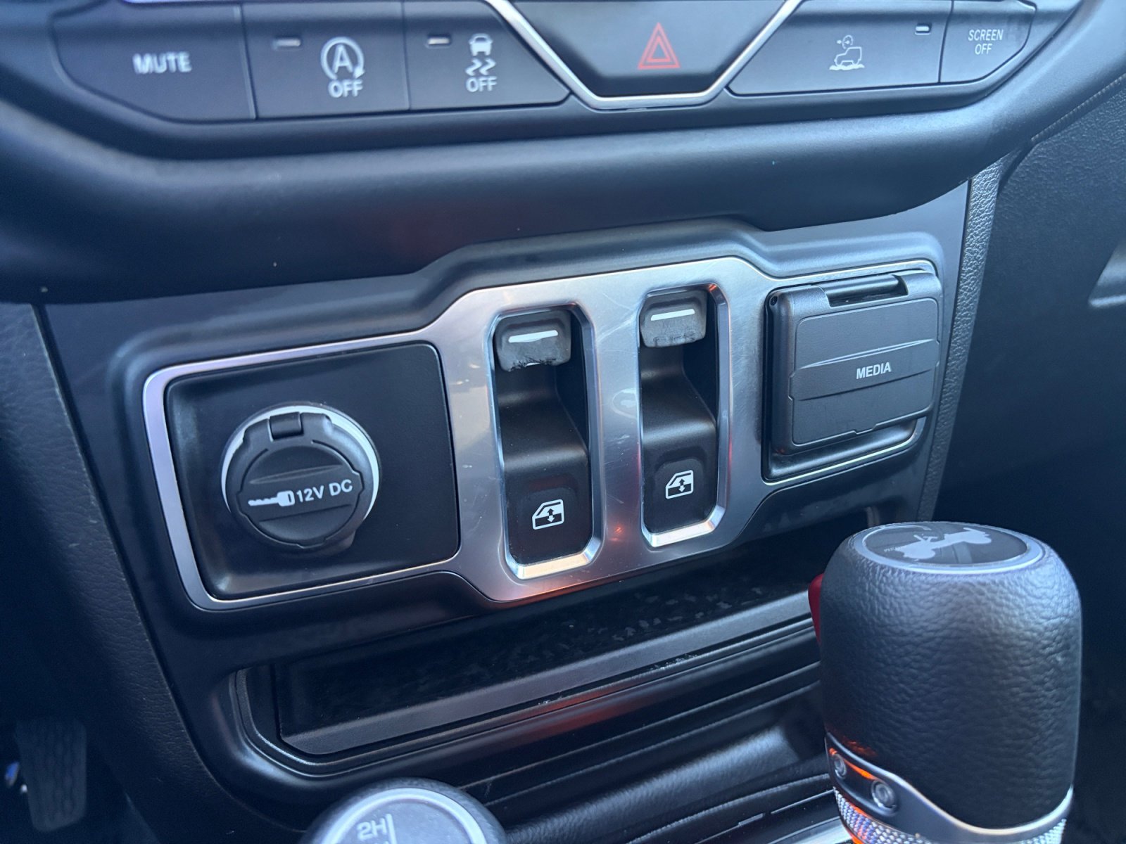 Used 2021 Jeep Wrangler Sport AWD/4WD image 17