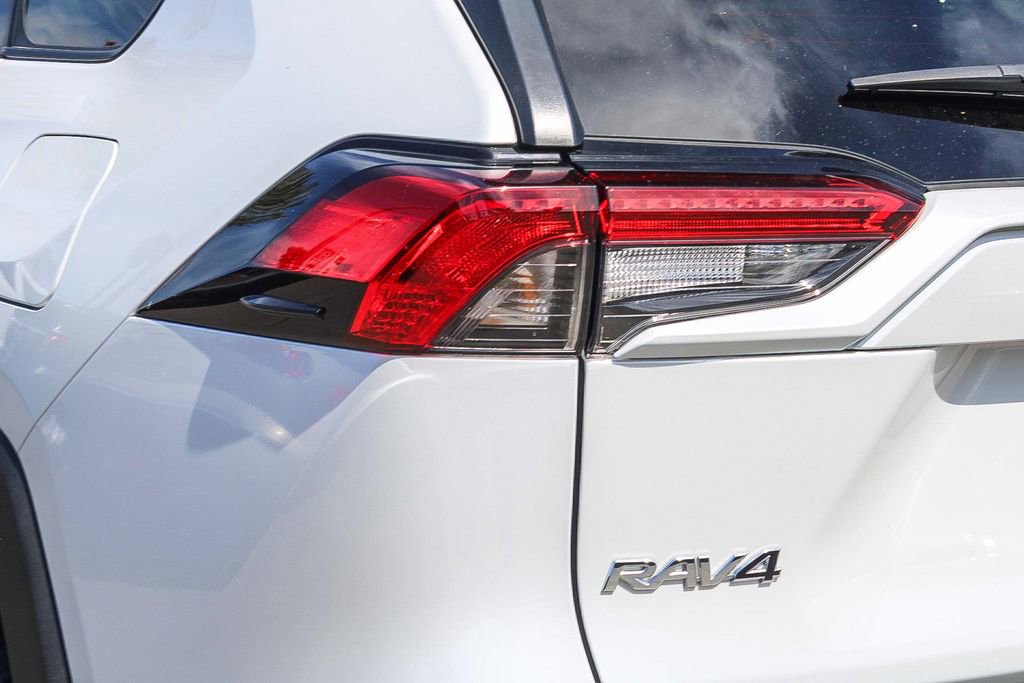 Used 2023 Toyota RAV4 XLE Premium image 7