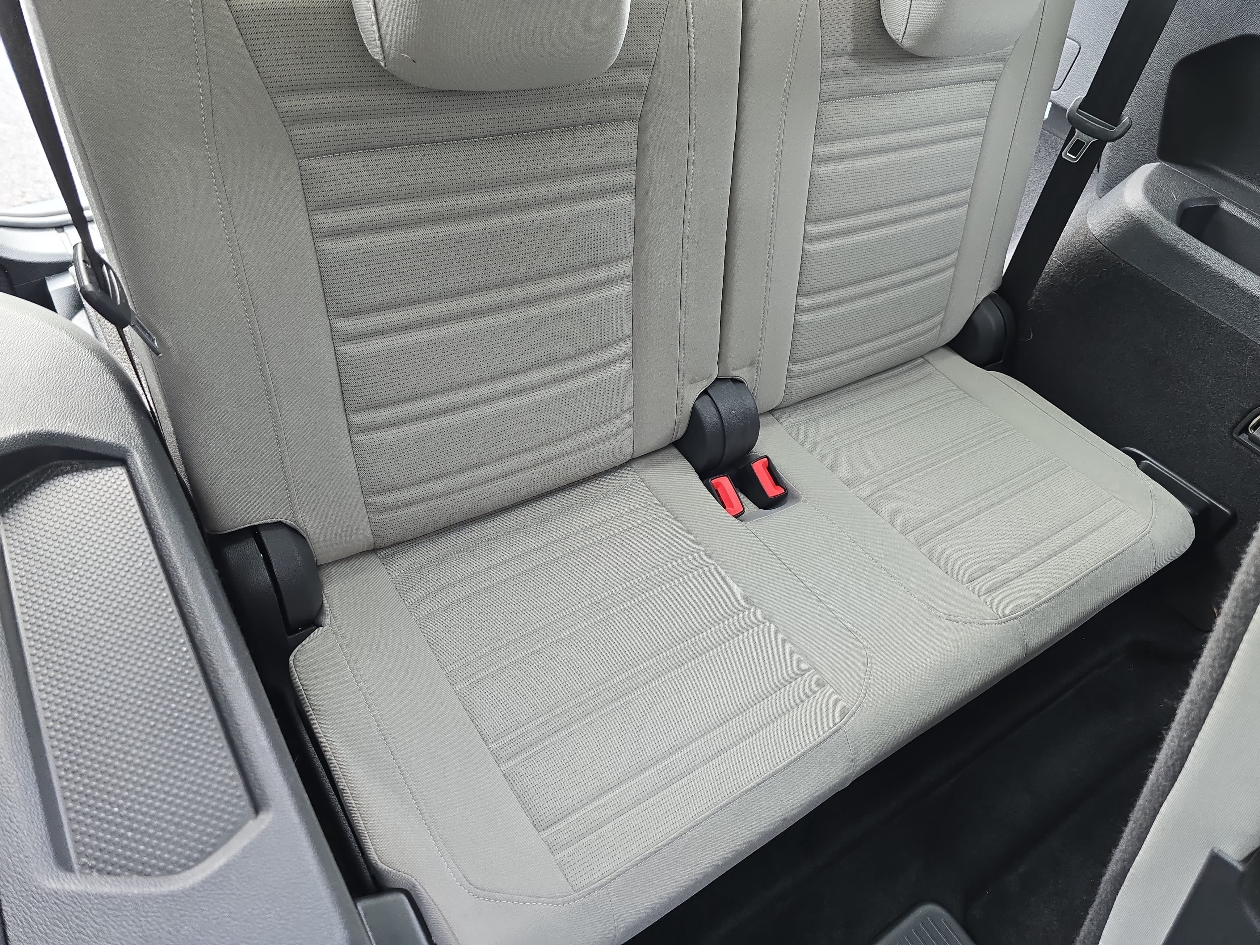 Used 2022 Volkswagen Tiguan S FWD image 12