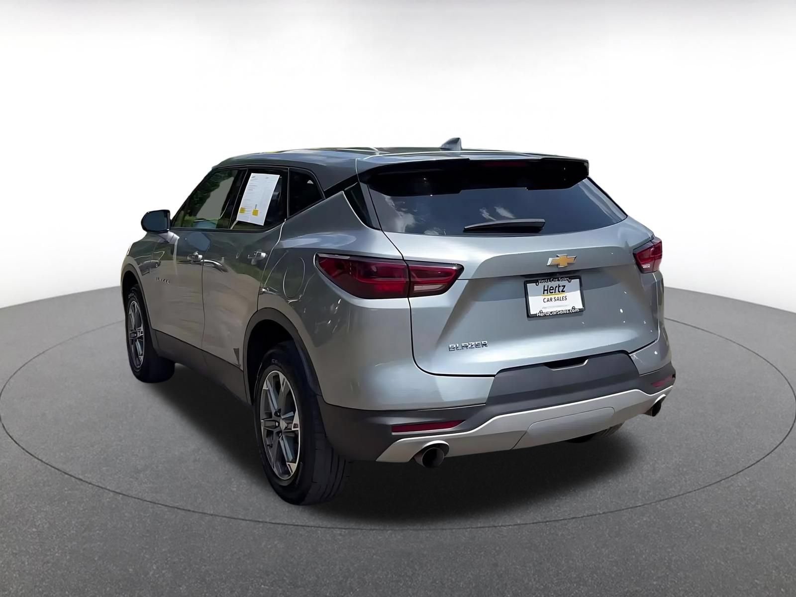 Used 2025 Chevrolet Blazer LT FWD image 11