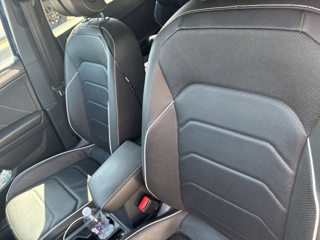 Used 2022 Volkswagen Tiguan SEL R-Line AWD/4WD image 9