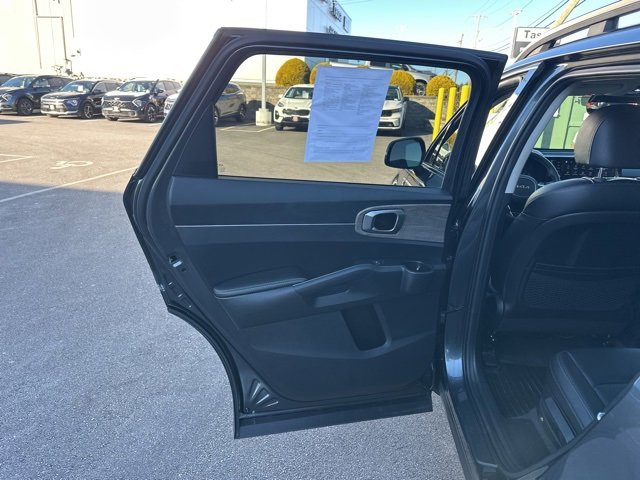 Used 2023 Kia Sorento S w/ Panoramic Sunroof Package image 51