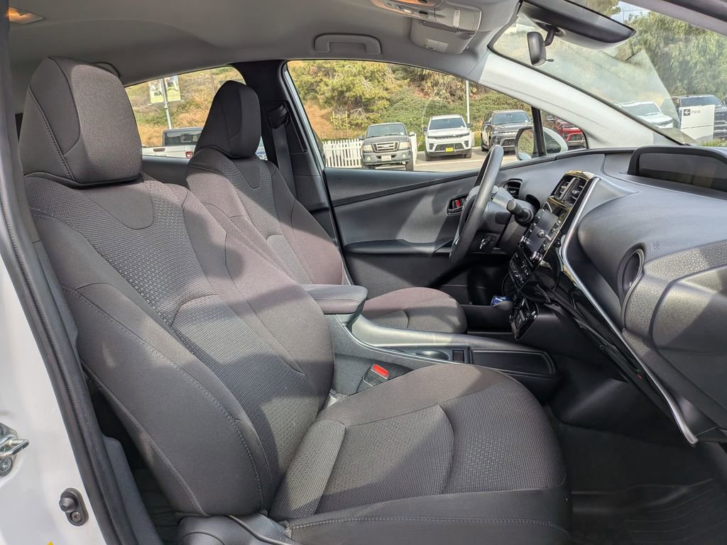 Used 2022 Toyota Prius LE image 22