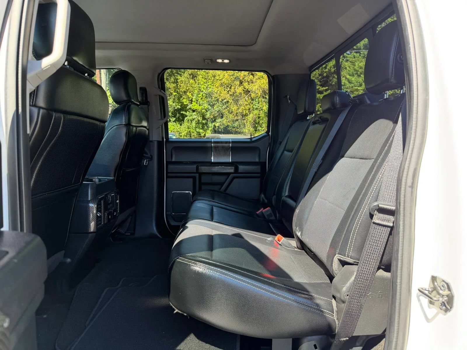 Used 2018 Ford F250 Lariat w/ Lariat Ultimate Package AWD/4WD image 12