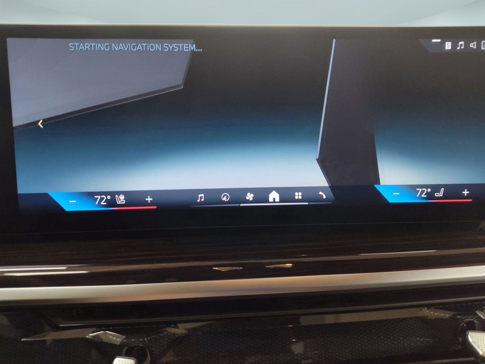 Used 2026 BMW X5 xDrive50e w/ Premium Package image 24