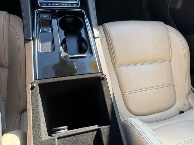 Used 2019 Jaguar F-PACE Prestige image 32