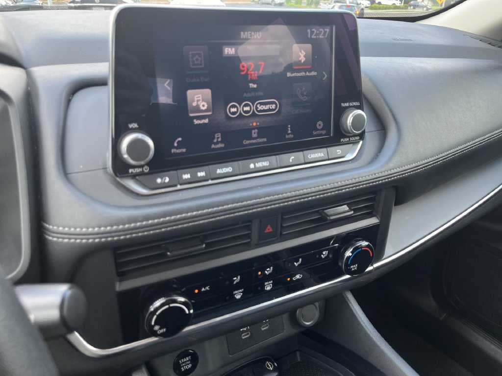 Used 2024 Nissan Rogue S AWD/4WD image 16