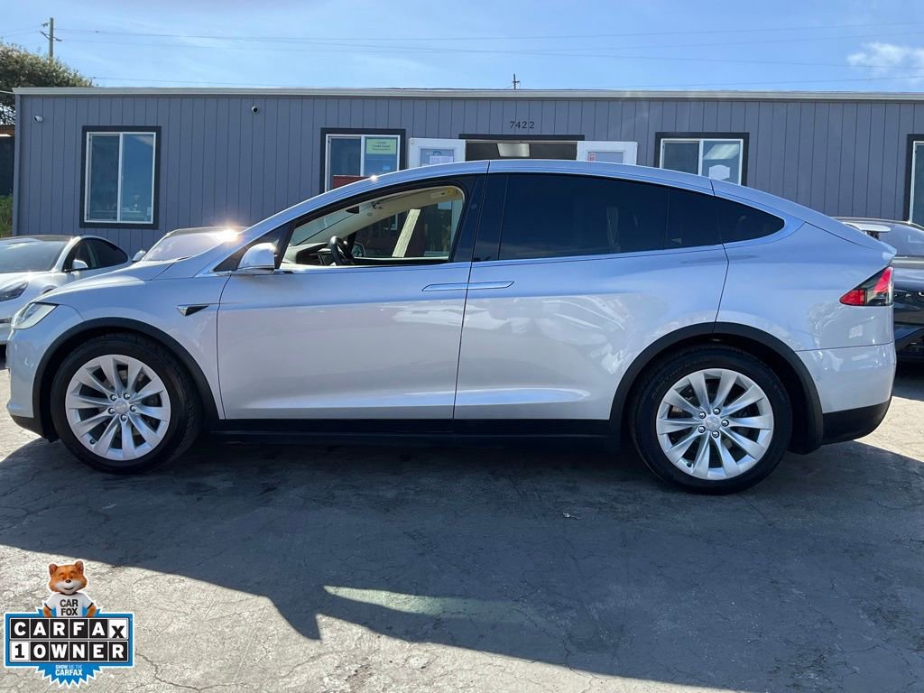 Used 2016 Tesla Model X 75D image 5