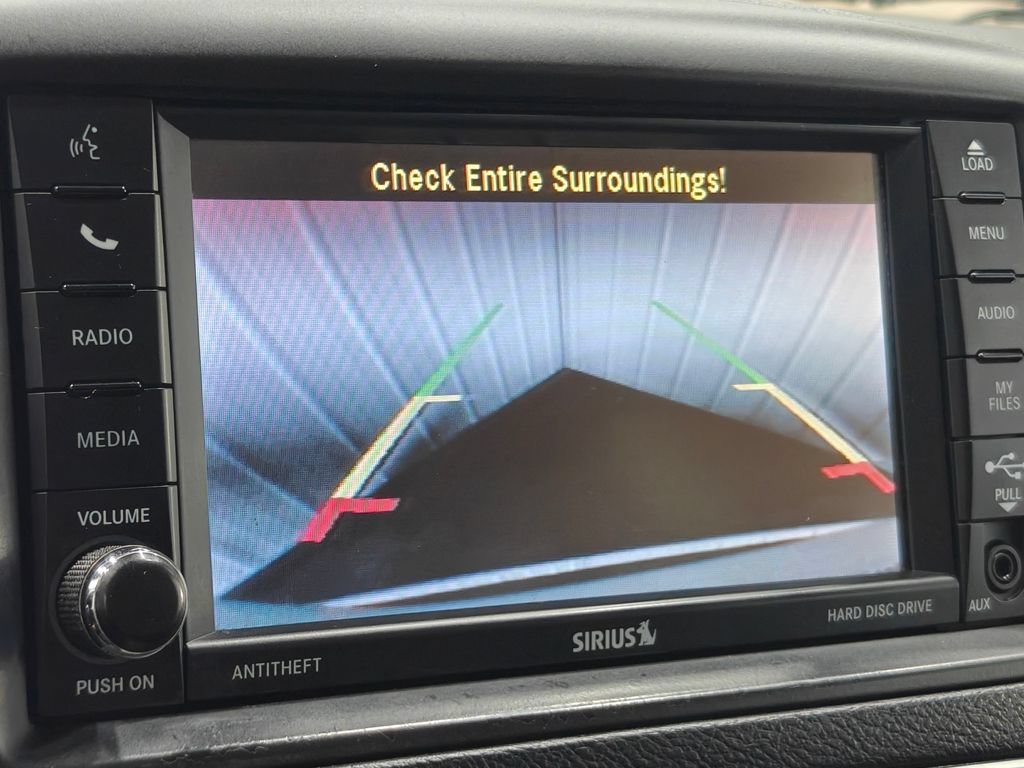 Used 2016 Chrysler Town & Country Touring-L FWD image 7