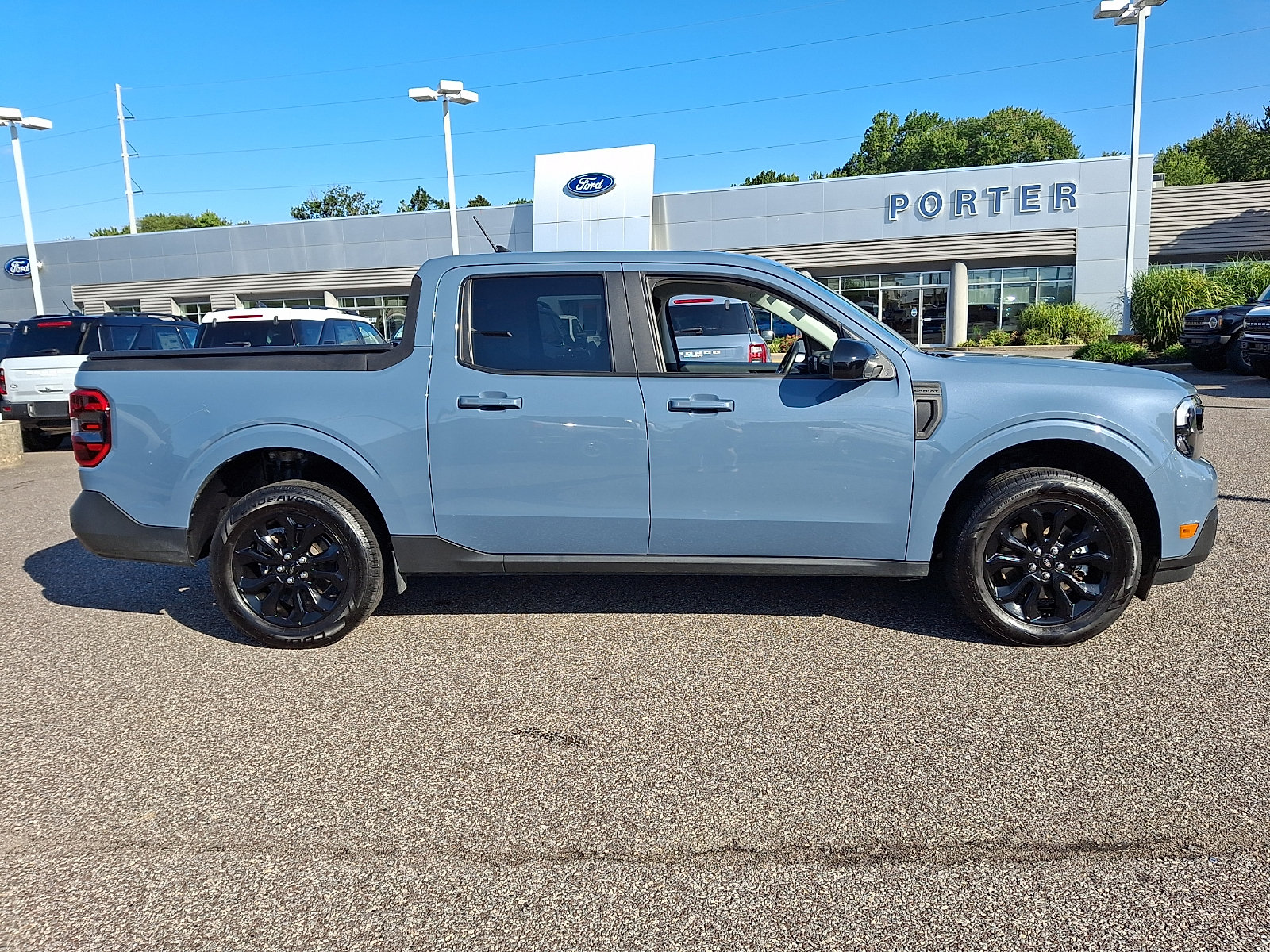Certified 2024 Ford Maverick Lariat w/ Black Appearance Package AWD/4WD image 12