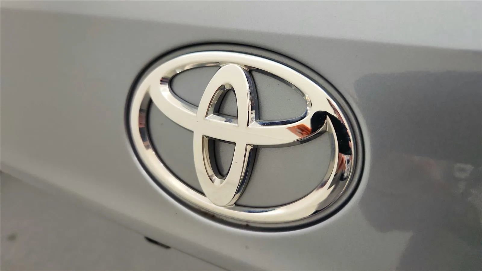 Used 2023 Toyota Highlander LE image 16