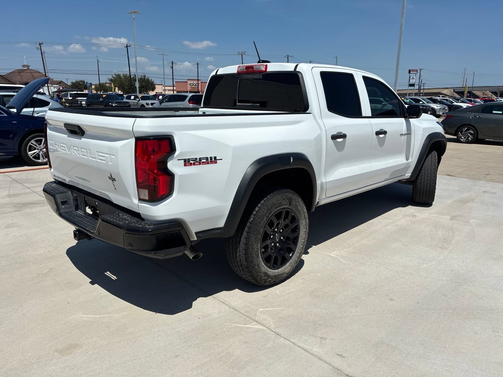 Used 2024 Chevrolet Colorado Trail Boss w/ Advanced Trailering Package AWD/4WD image 3