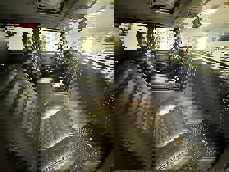 Used 2005 HUMMER H2 w/ Preferred Equipment Group image 12