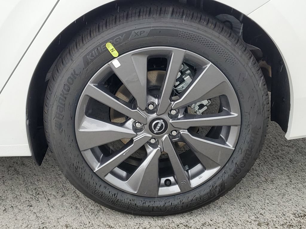 New 2026 Nissan Sentra SL w/ Floor Mat Package FWD image 5