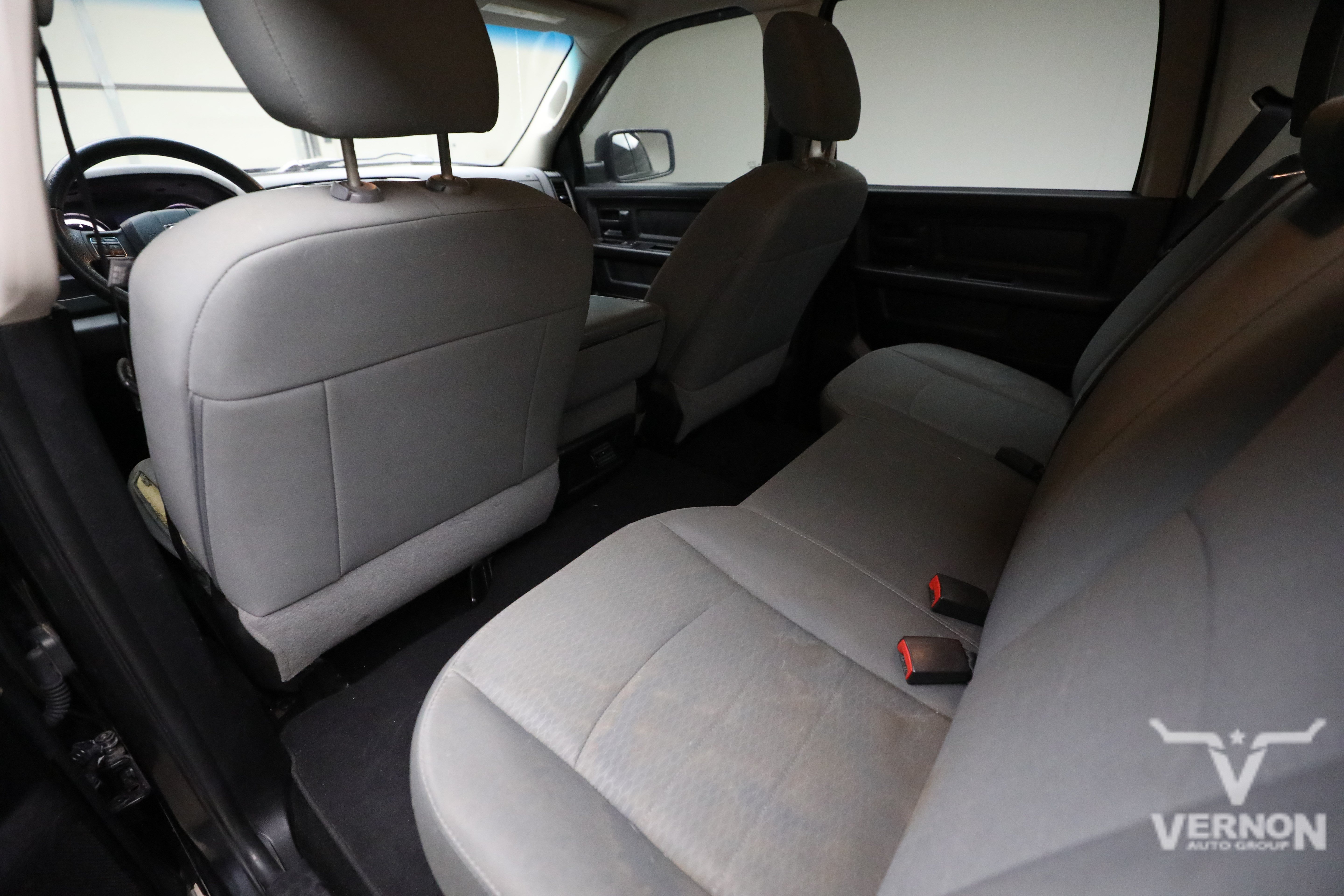 Used 2016 RAM 1500 ST AWD/4WD image 9