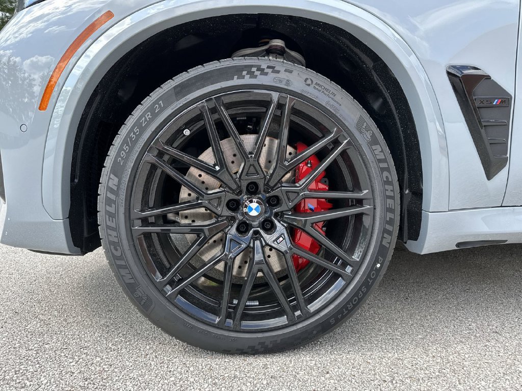 Used 2025 BMW X5 M Competition w/ Executive Package AWD/4WD image 33