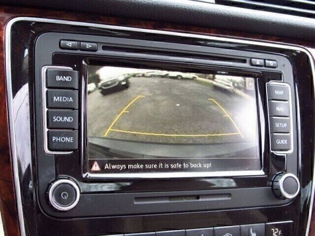 Used 2013 Volkswagen Passat 2.5 SEL Premium FWD image 14