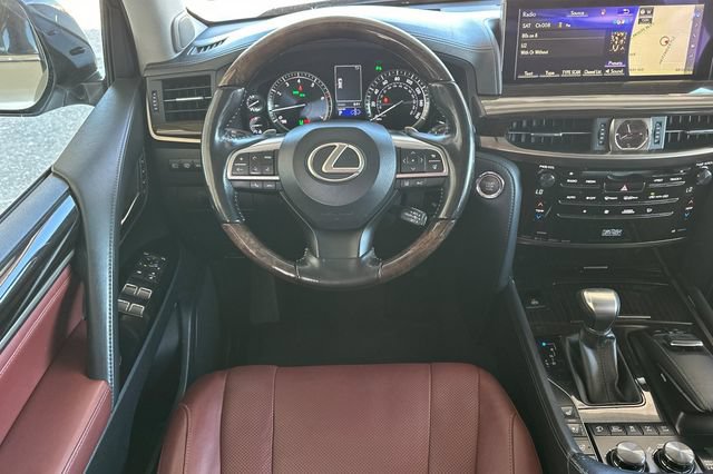 Used 2016 Lexus LX 570 4WD w/ Luxury Package image 17