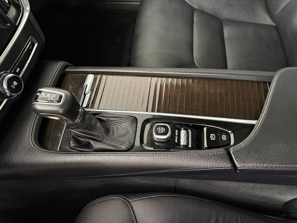 Used 2018 Volvo S90 T5 Momentum w/ Convenience Package image 30
