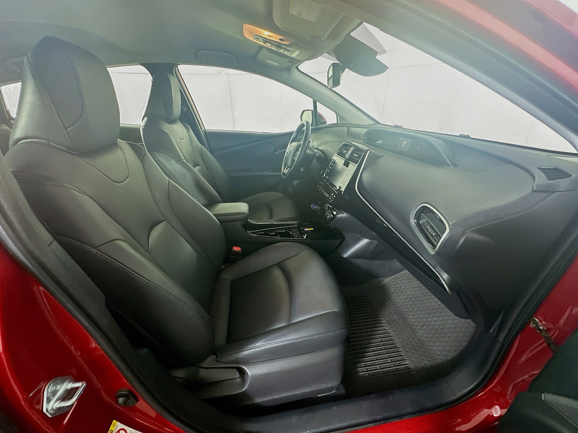 Used 2022 Toyota Prius XLE w/ Advanced Technology Package image 31