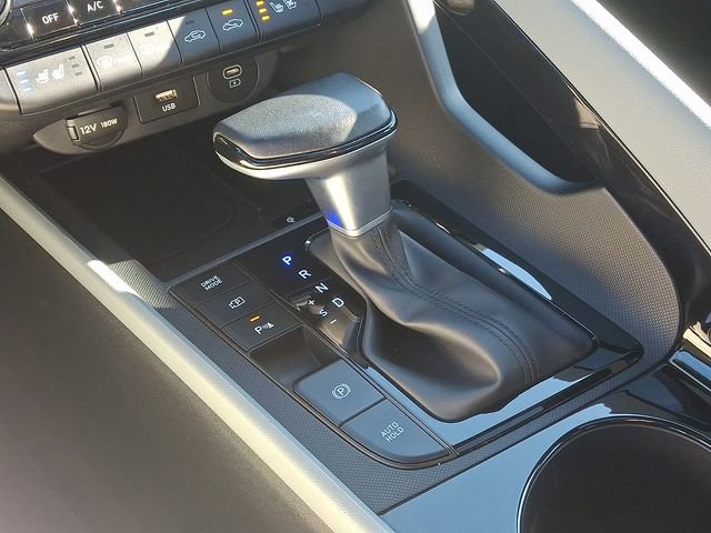 Used 2024 Hyundai Elantra Limited image 17