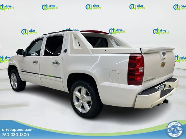 Used 2013 Chevrolet Avalanche LTZ AWD/4WD image 8
