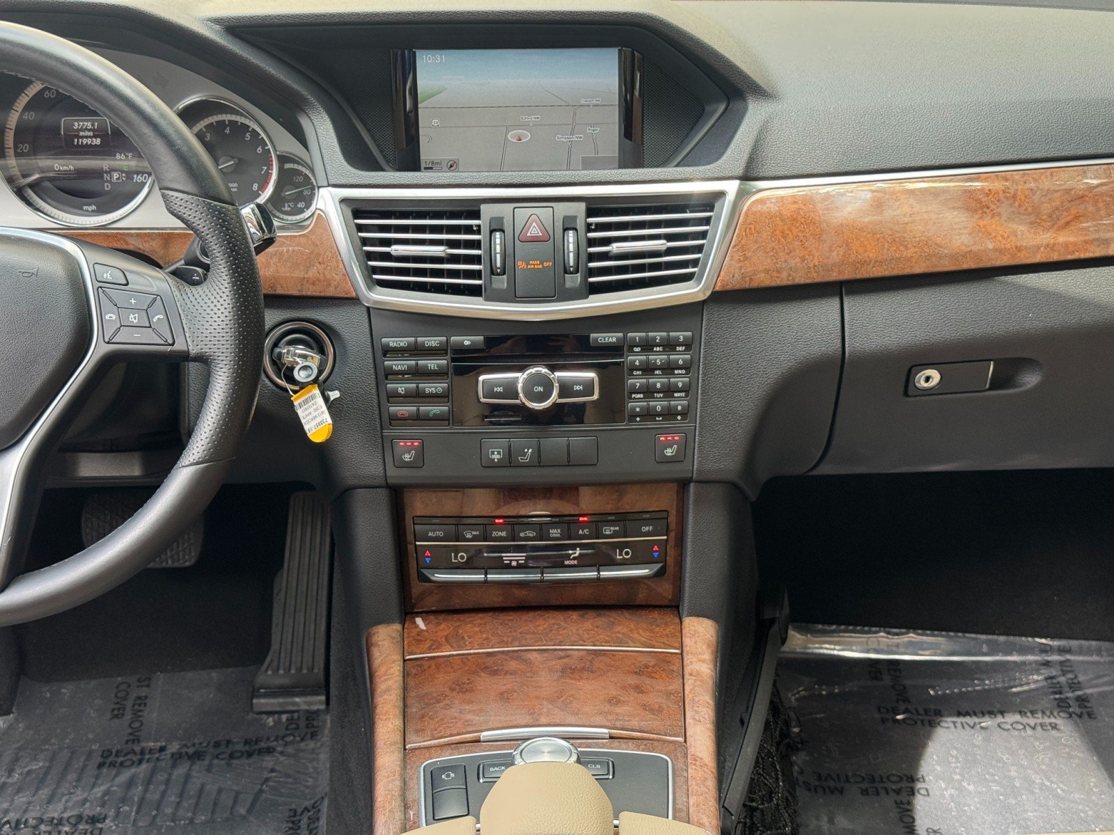 Used 2013 Mercedes-Benz E 350 Sedan image 23