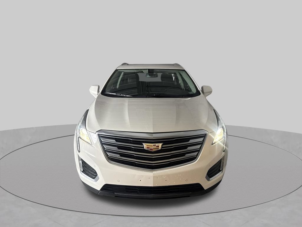 Used 2017 Cadillac XT5 Luxury FWD image 3
