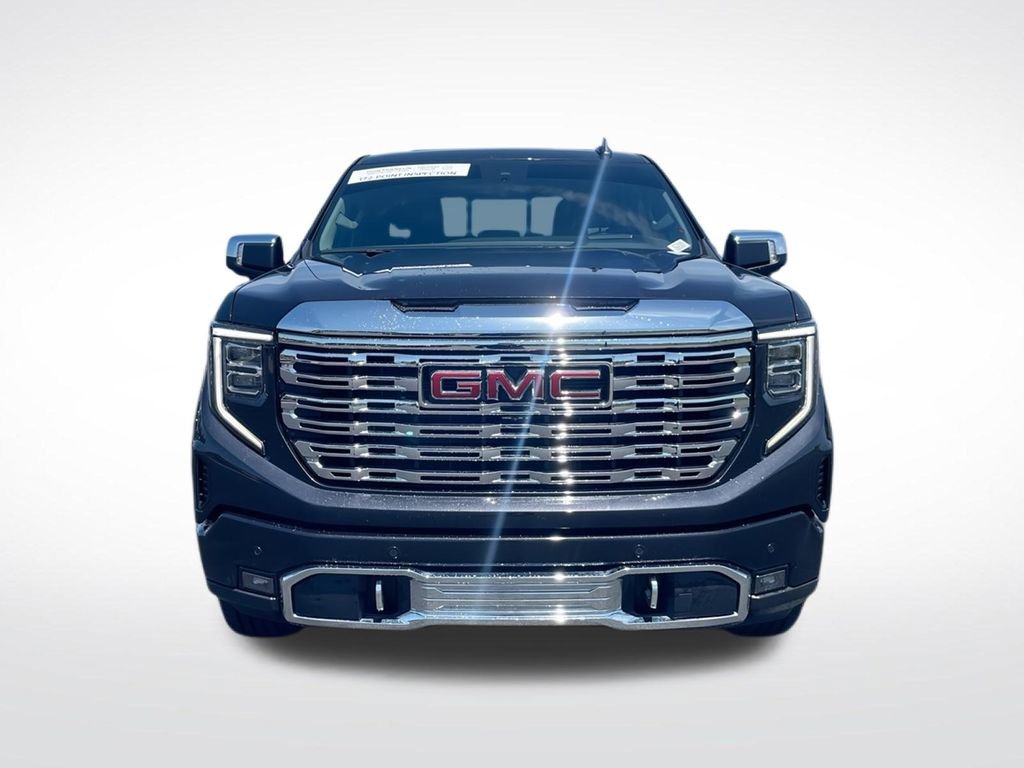 Used 2024 GMC Sierra 1500 Denali w/ Technology Package AWD/4WD image 4
