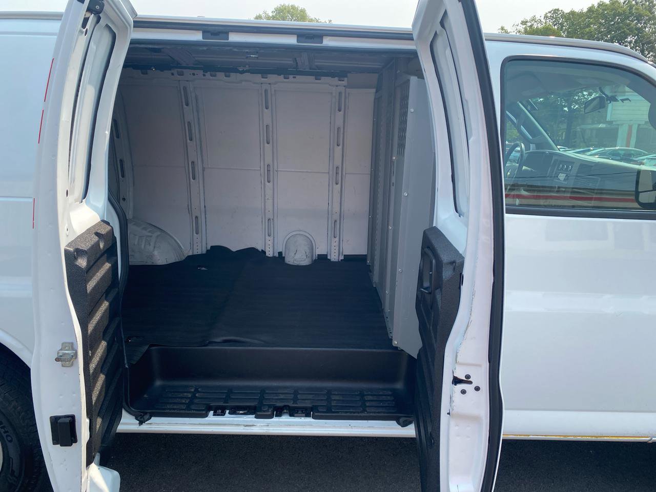 Used 2020 Chevrolet Express 2500 w/ Driver Convenience Package RWD image 34