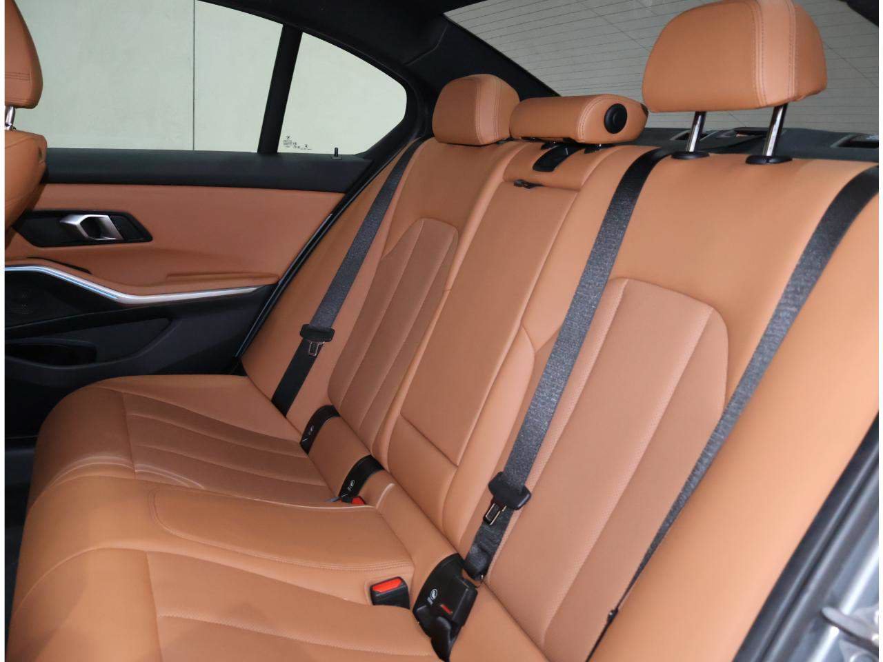 Certified 2024 BMW 330i Sedan w/ Convenience Package RWD image 15