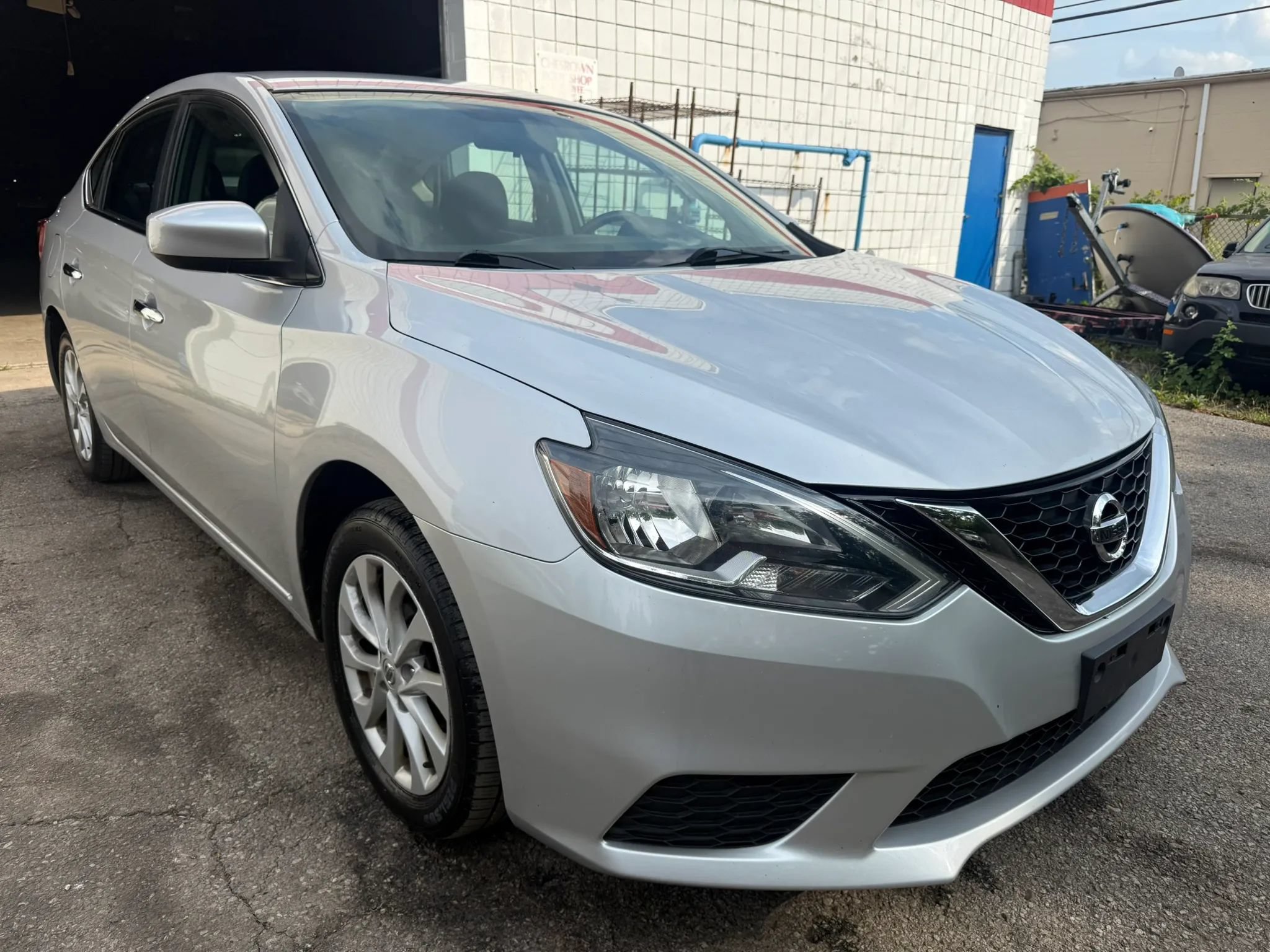 Used 2019 Nissan Sentra SV FWD image 3