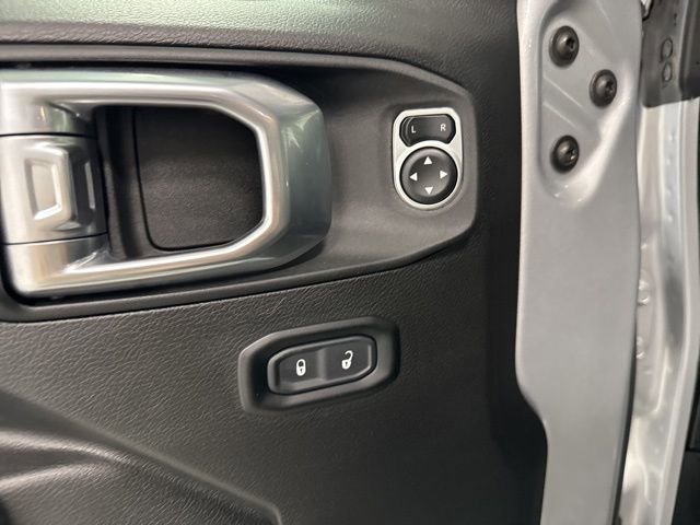Used 2024 Jeep Wrangler Unlimited AWD/4WD image 17