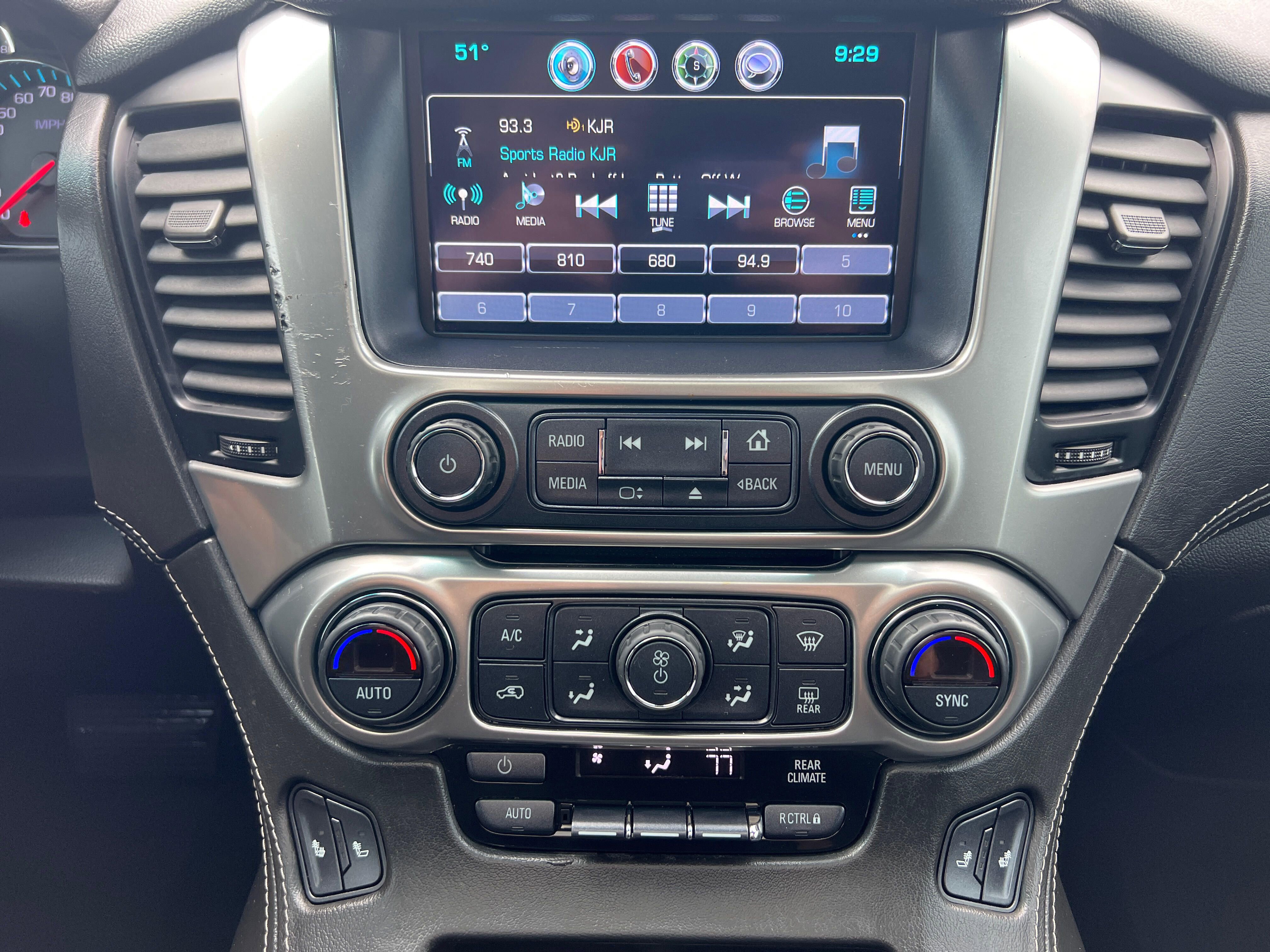 Used 2019 Chevrolet Suburban LT image 17