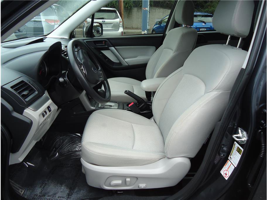 Used 2015 Subaru Forester 2.5i Premium w/ All-Weather Package image 12