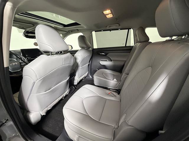 Certified 2026 Toyota Highlander XLE AWD/4WD image 11